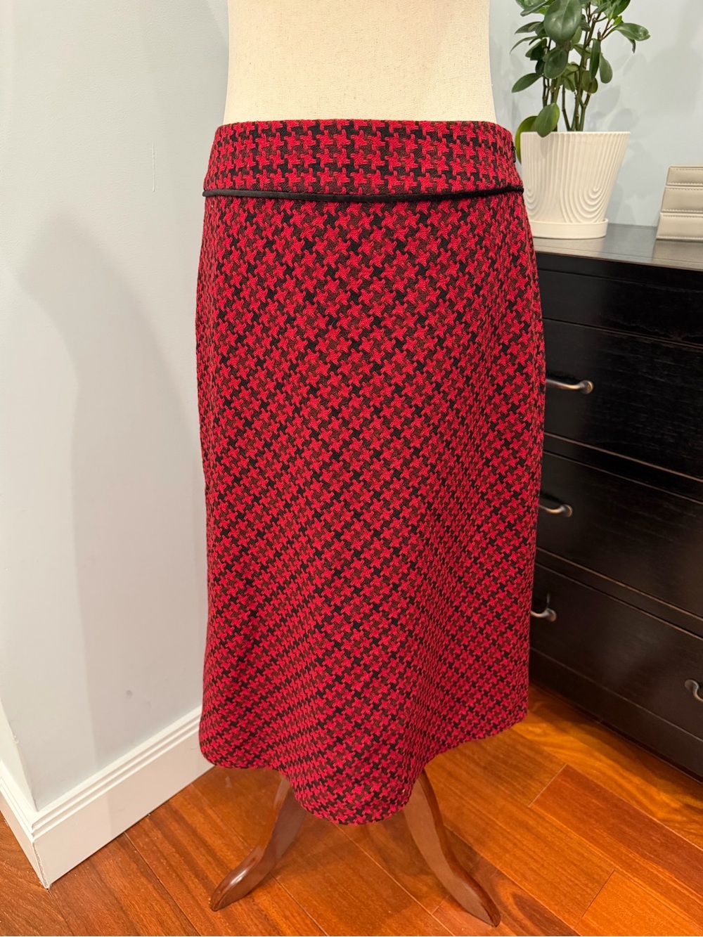 LOFT Red and Black Houndstooth A-Line Skirt